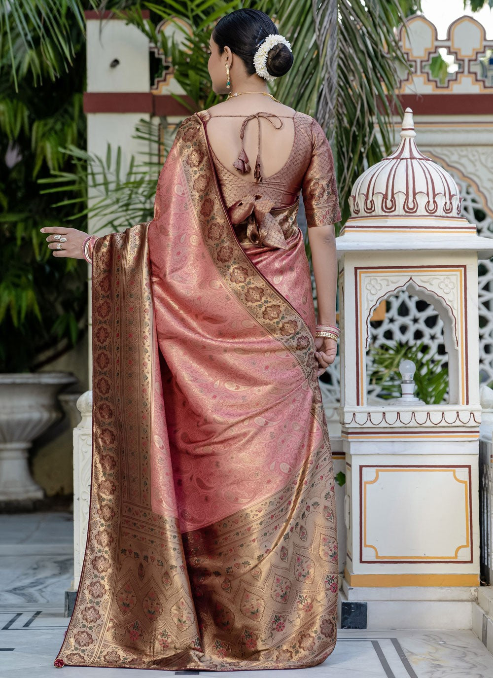Pink Kanjivaram Silk Contemporary Saree Meenakari, Woven, Zari S15793