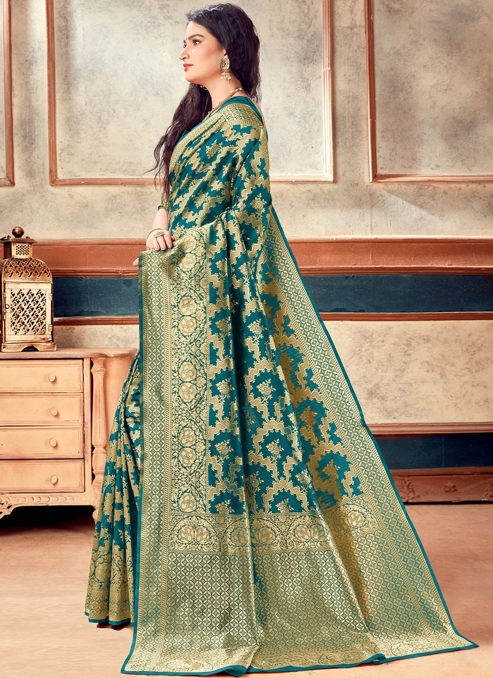 Trendy Weaving Zari Silk Saree - S2814
