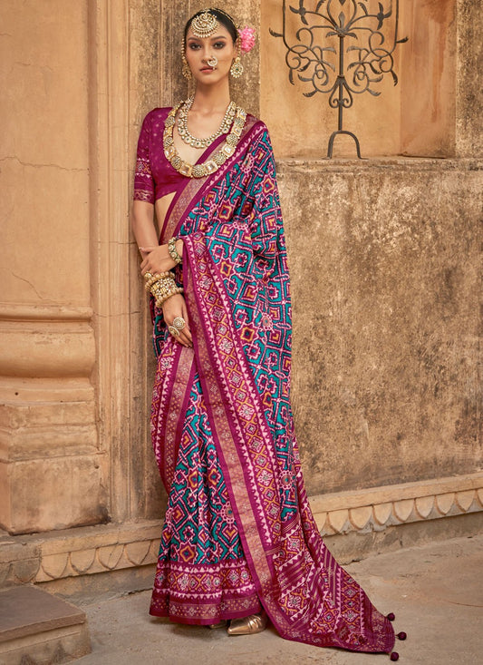 Multi Colour Patola Silk Traditional Saree Patola Print S20278