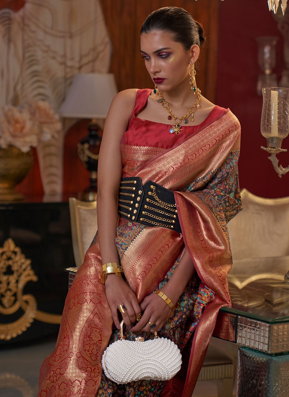 Classic Weaving Zari Handloom Silk Saree - S2660