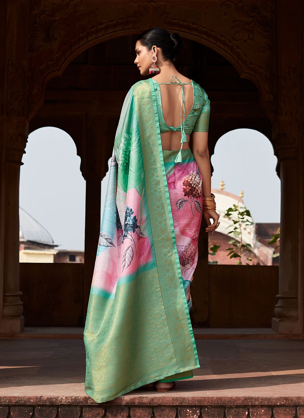 Classic Woven Handloom Silk Saree - S4503