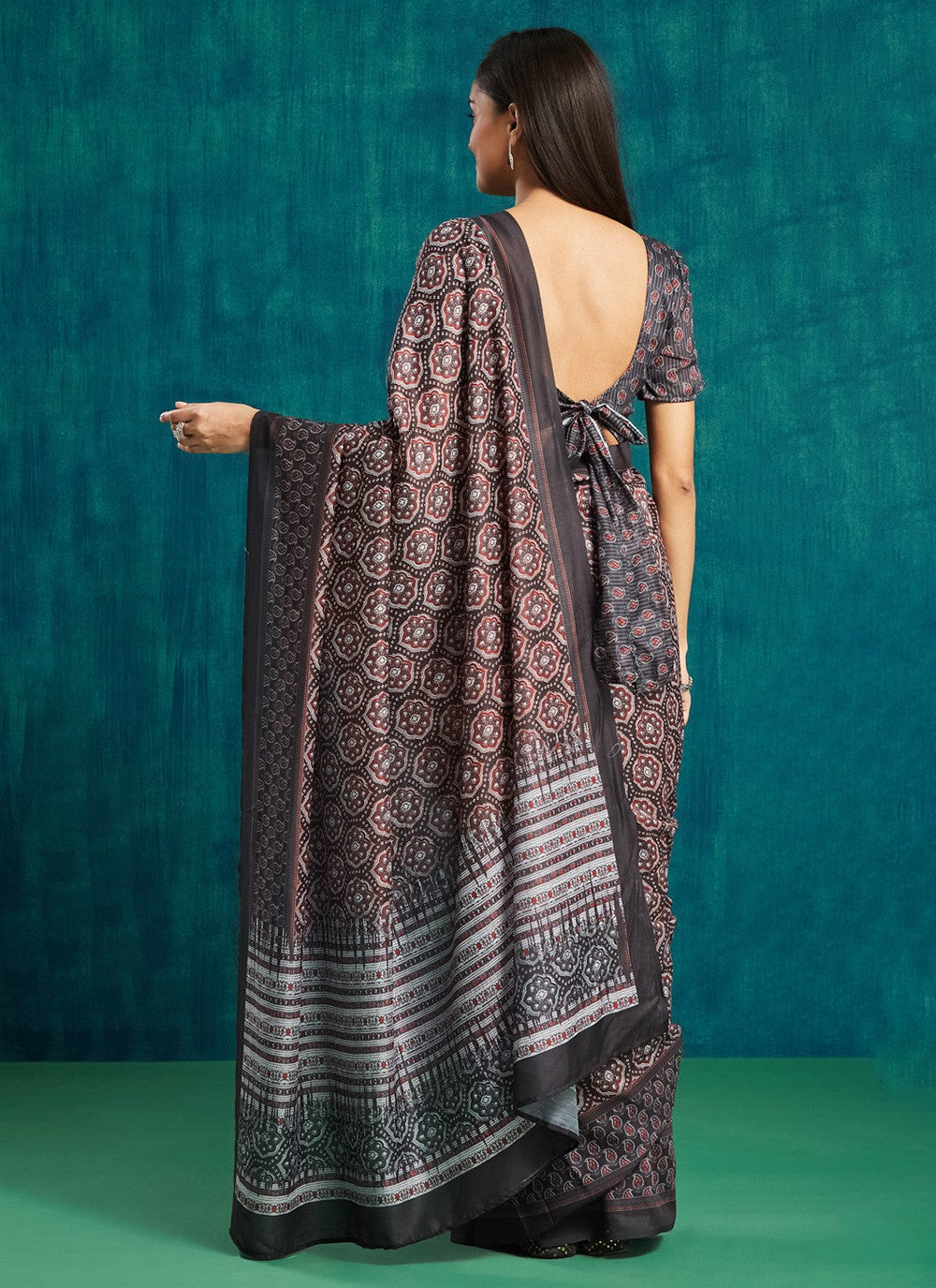 Black Muslin Classic Saree Digital Print S17084