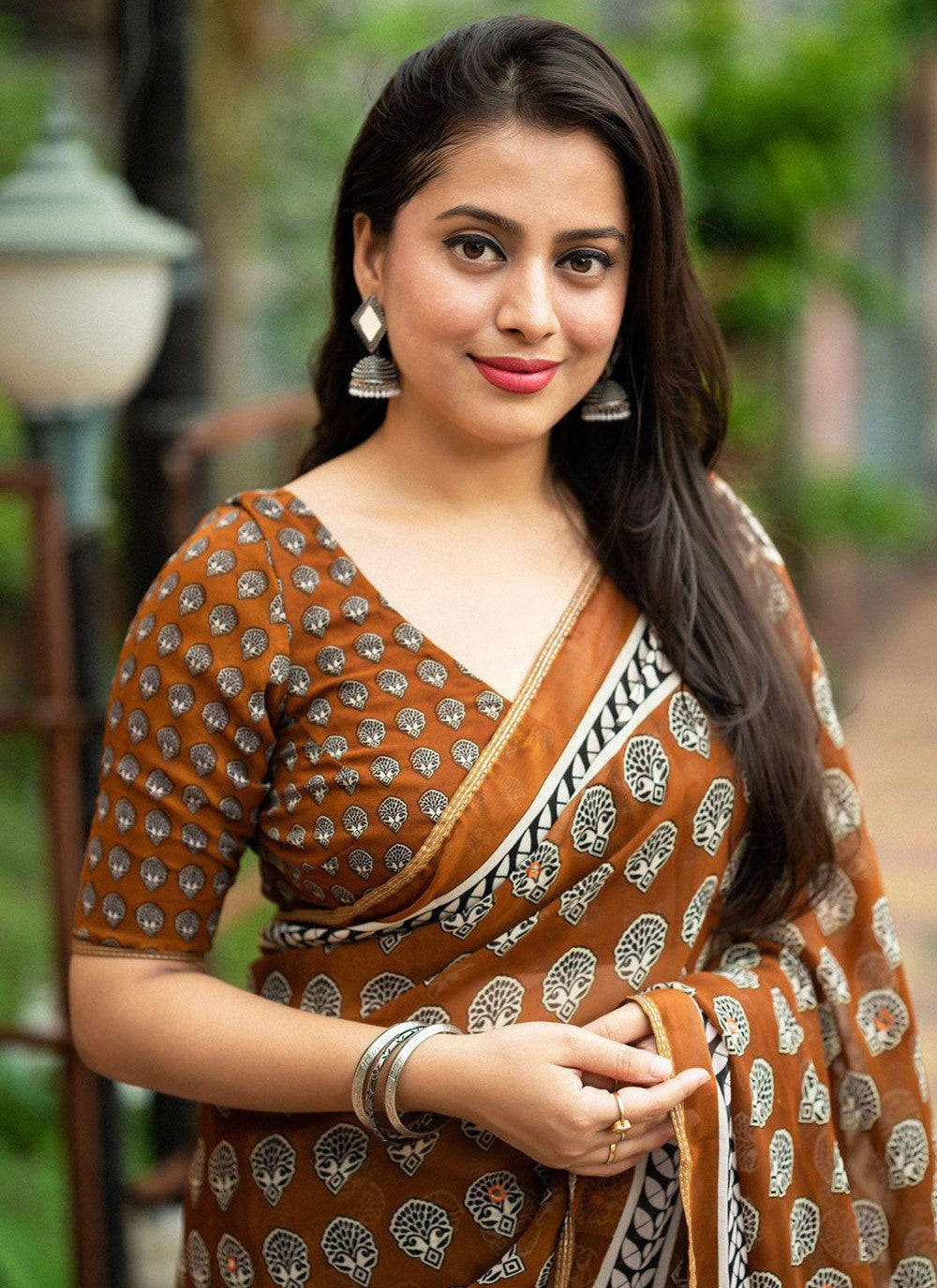 Trendy Digital Print Silk Blend Saree - S5734