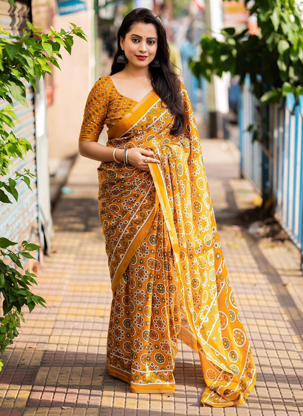 Trendy Digital Print Silk Blend Saree - S5734