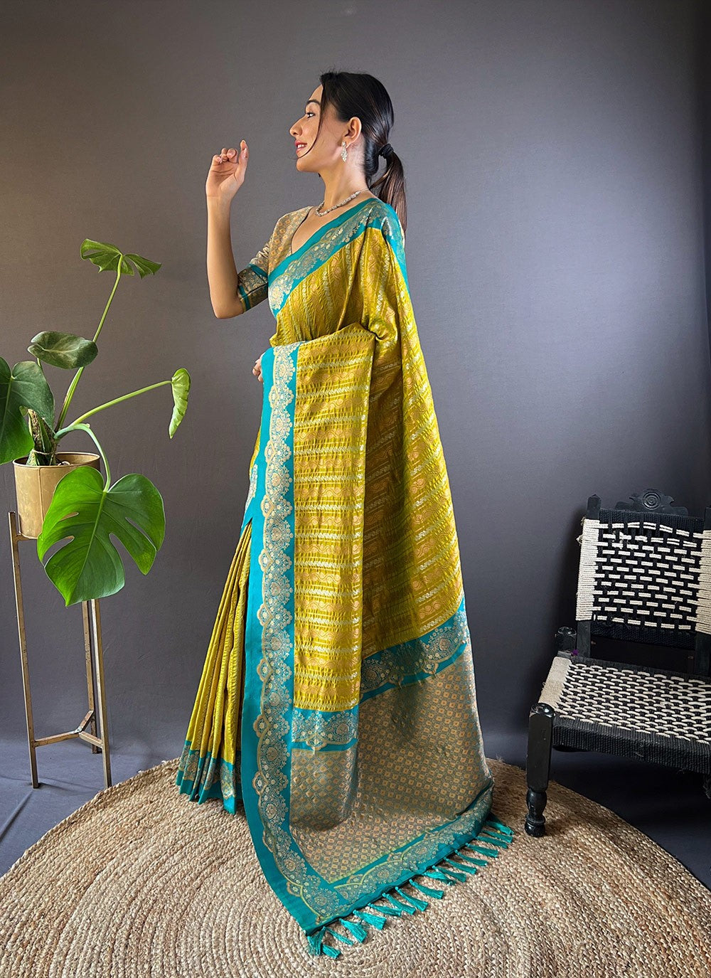 Traditional Weaving Zari Silk Saree - S7606