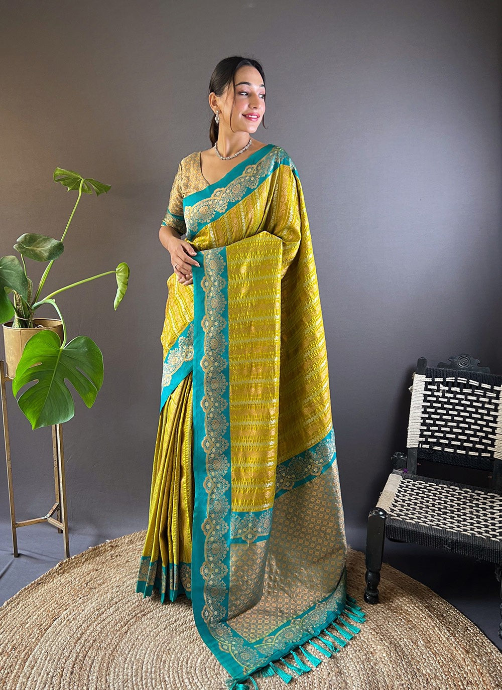 Traditional Weaving Zari Silk Saree - S7606