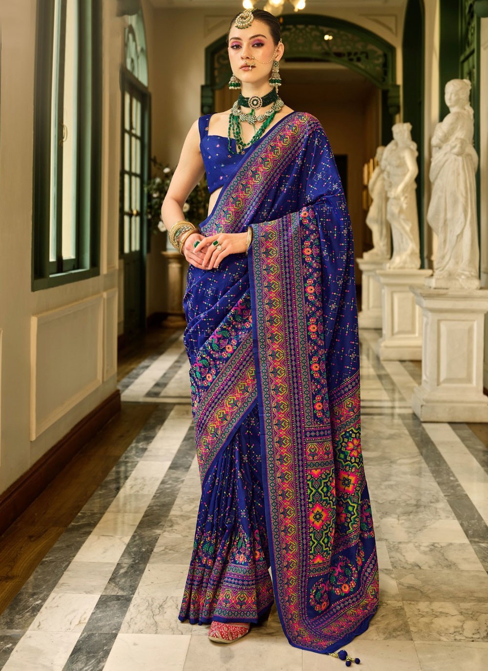 Kashmiri, Meenakari, Weaving Zari Banarasi Silk Saree - S11724
