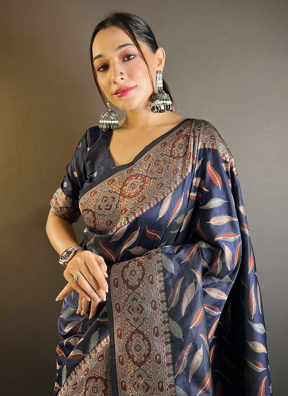 Trendy Woven Silk Saree - S8110