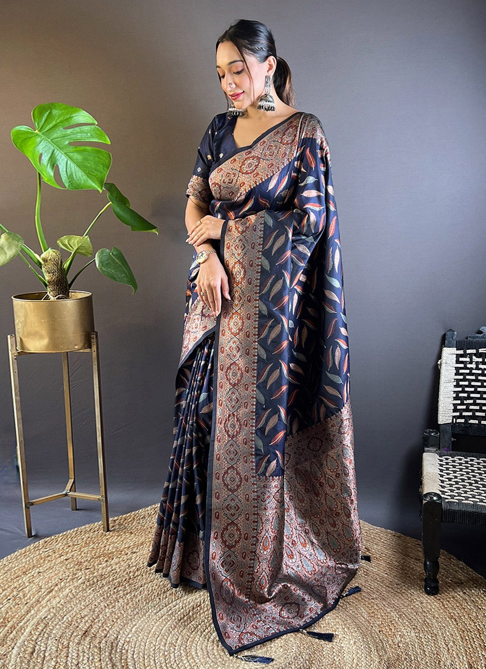 Trendy Woven Silk Saree - S8110