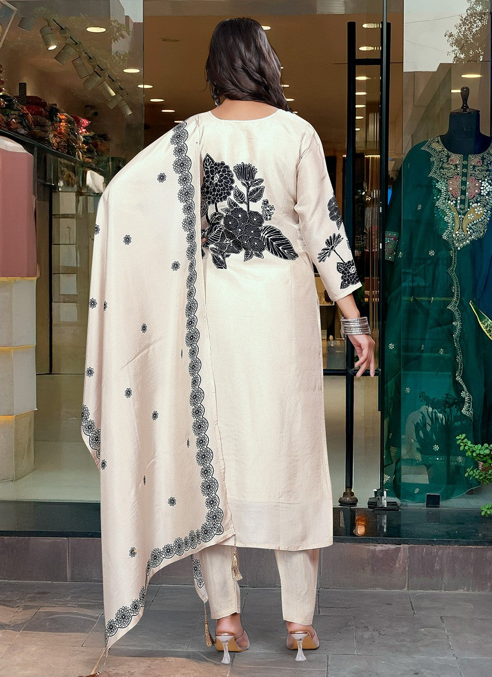 Embroidered Chinon Off White Pant Style Suit T6253