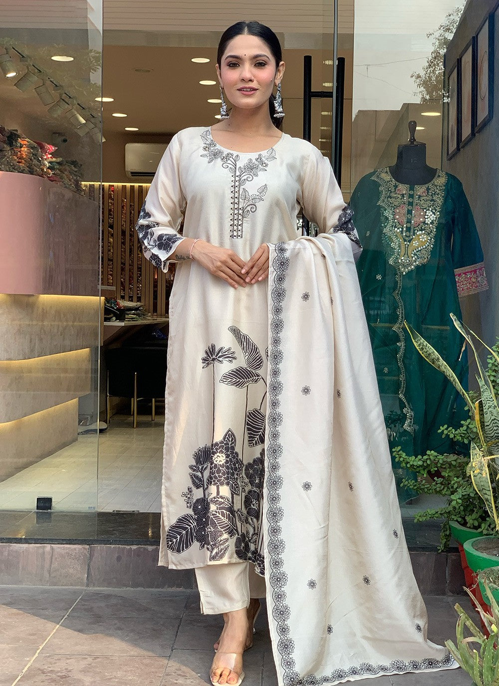 Embroidered Chinon Off White Pant Style Suit T6253