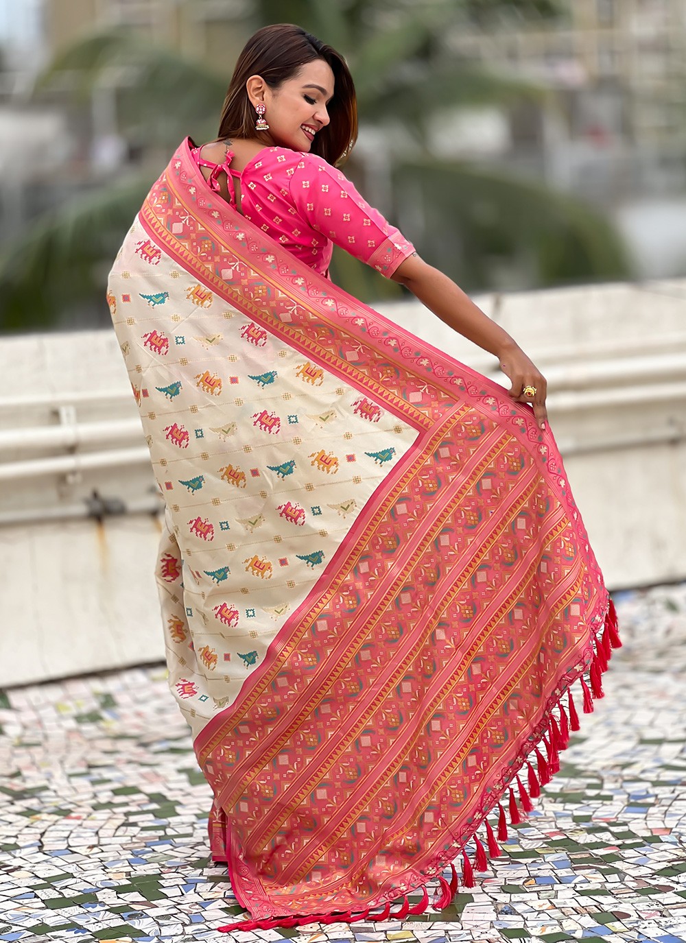 Off White Patola Silk Classic Saree Meenakari, Woven S16575