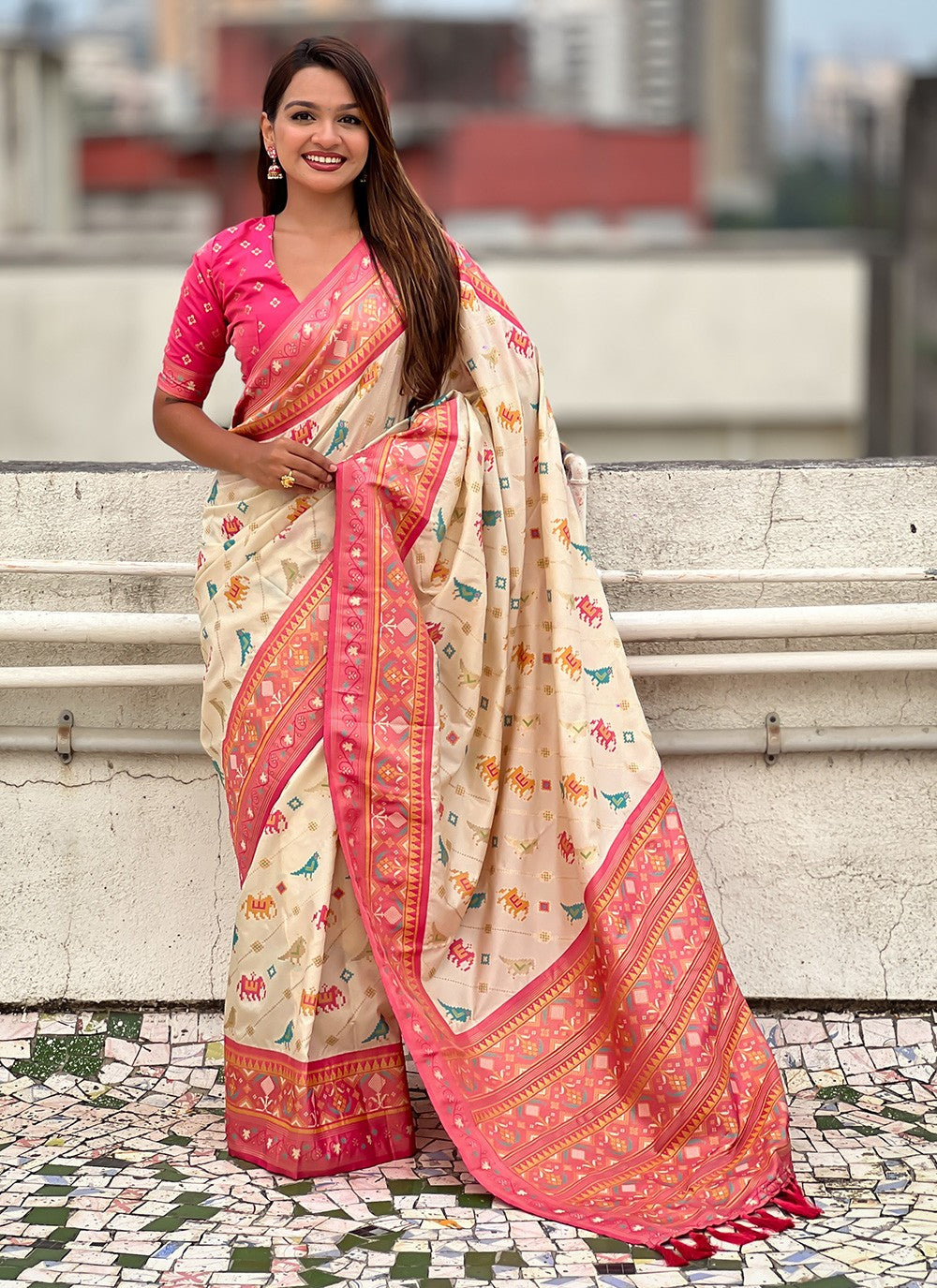 Off White Patola Silk Classic Saree Meenakari, Woven S16575