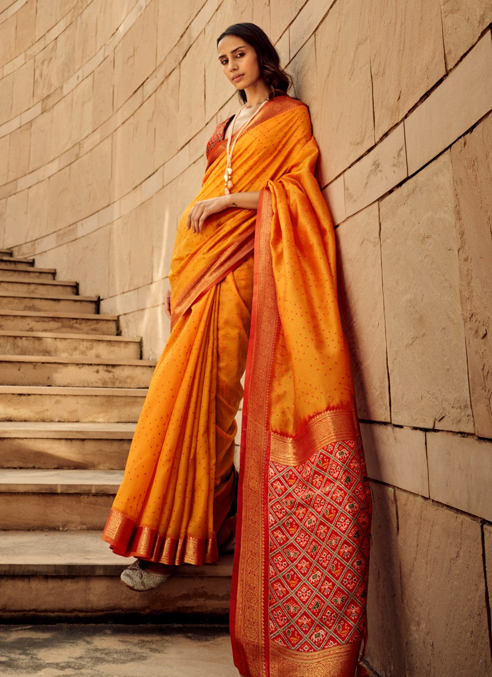 Contemporary Weaving Zari Silk Saree - S3693