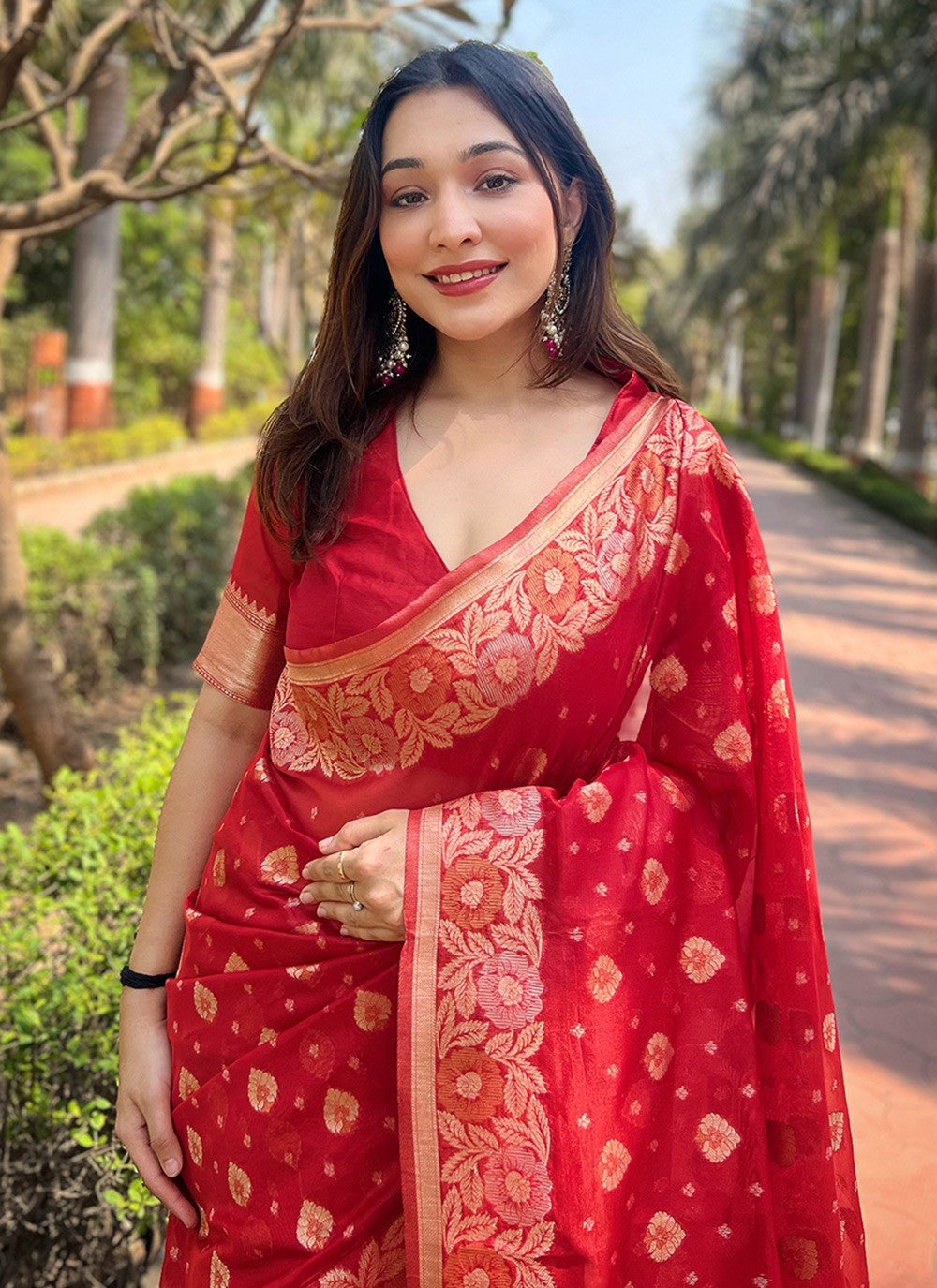 Contemporary Woven Organza Saree - S8057
