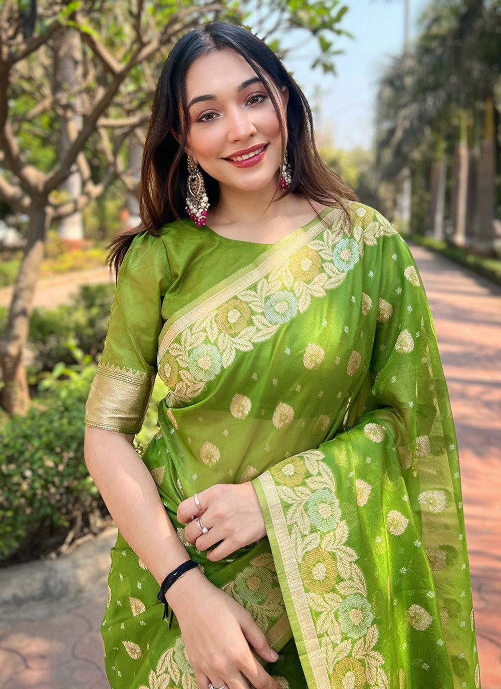 Contemporary Woven Organza Saree - S8057