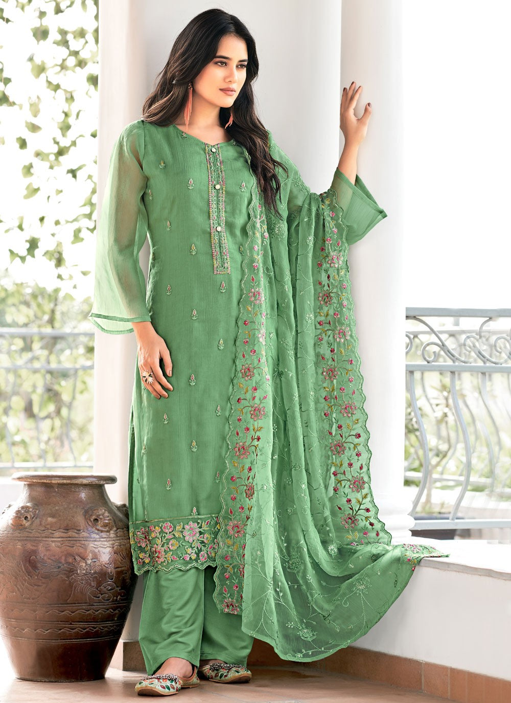 Embroidered Chiffon Salwar Suit - T4464