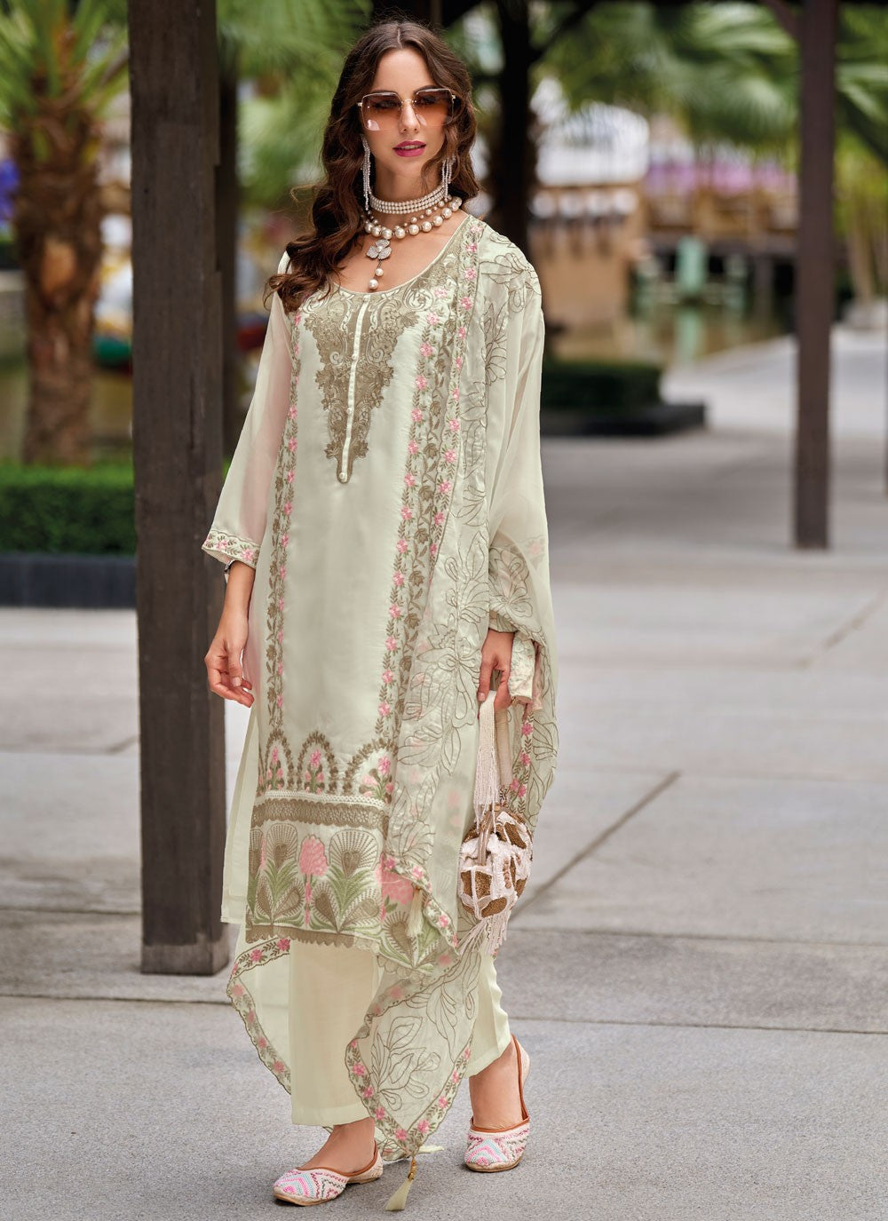 Salwar Suit Embroidered White Organza T5523