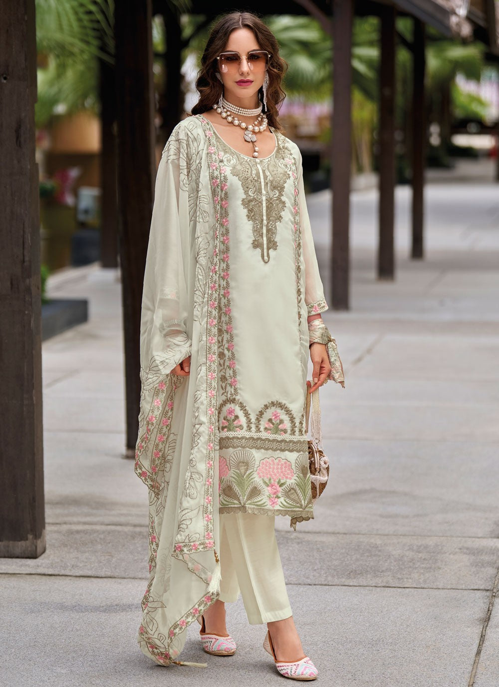 Salwar Suit Embroidered White Organza T5523