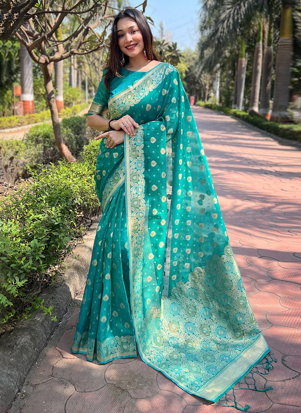 Contemporary Woven Organza Saree - S8057