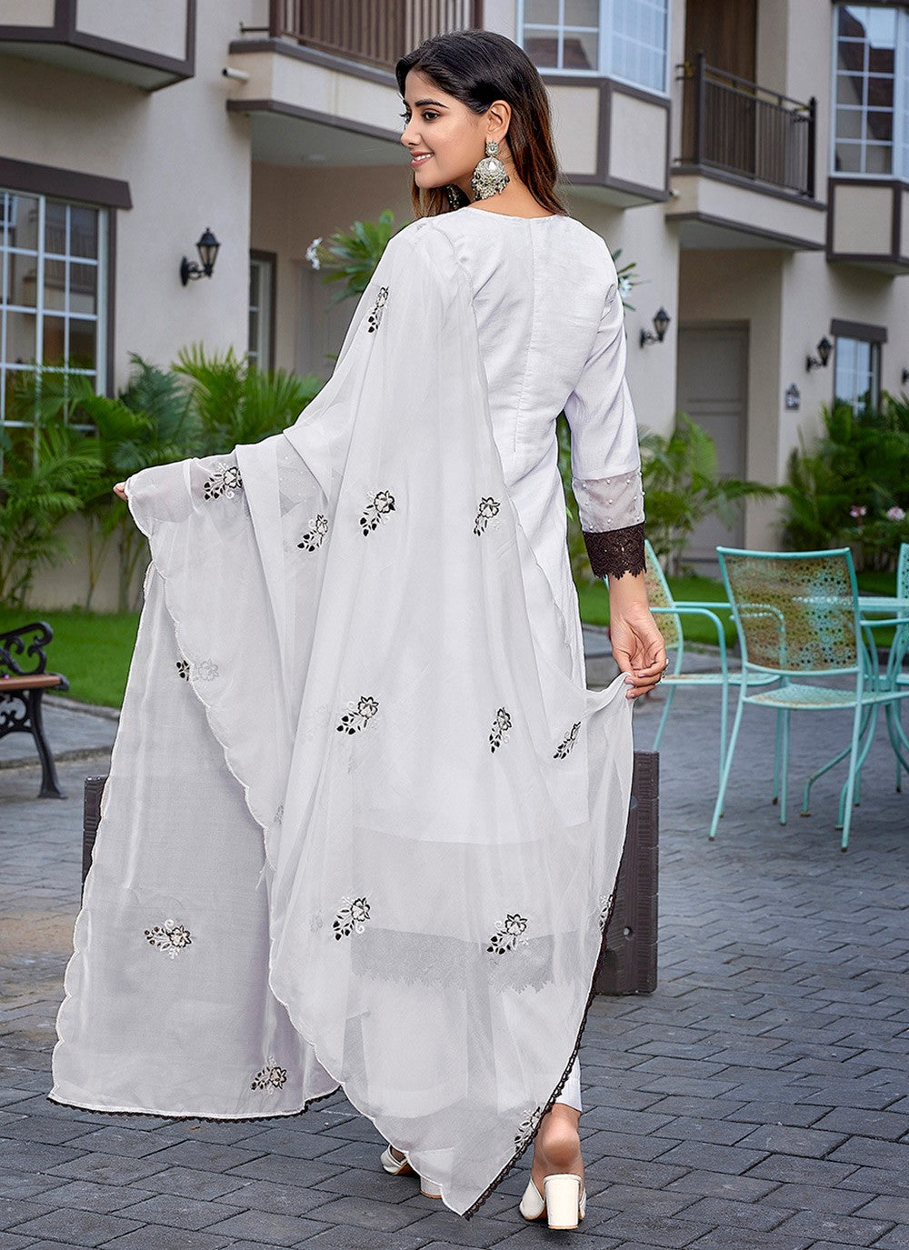 Archive Embroidered 316233 White T6665