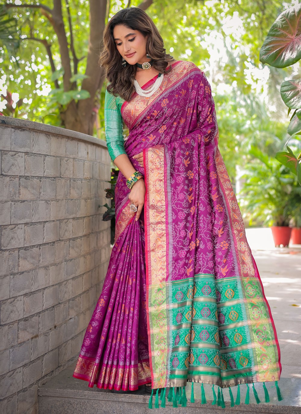 Contemporary Woven Purple Patola Silk Saree S12498