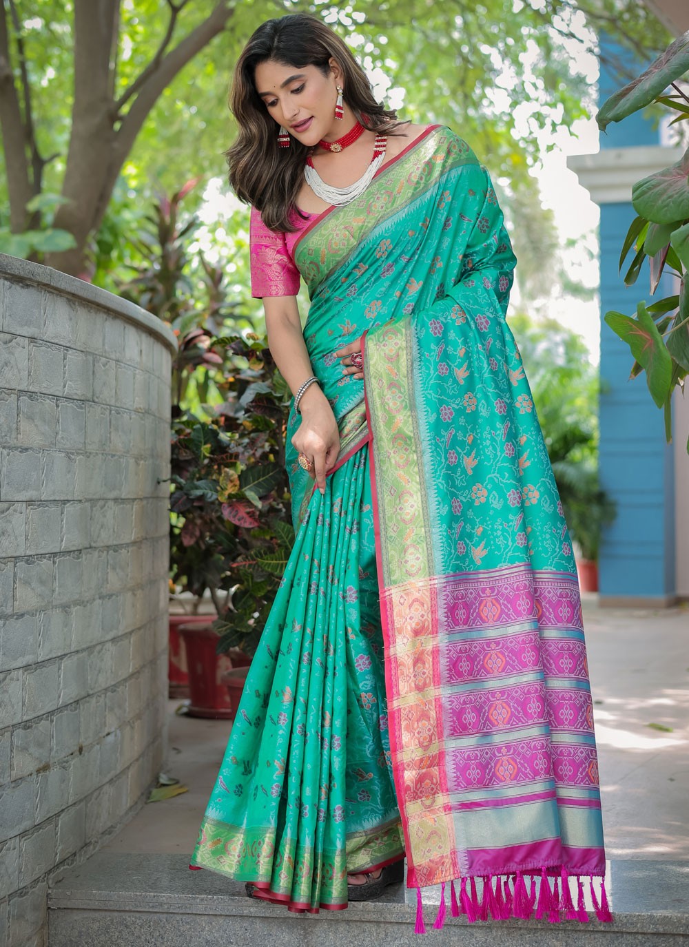Trendy Saree Woven Turquoise Patola Silk S12436