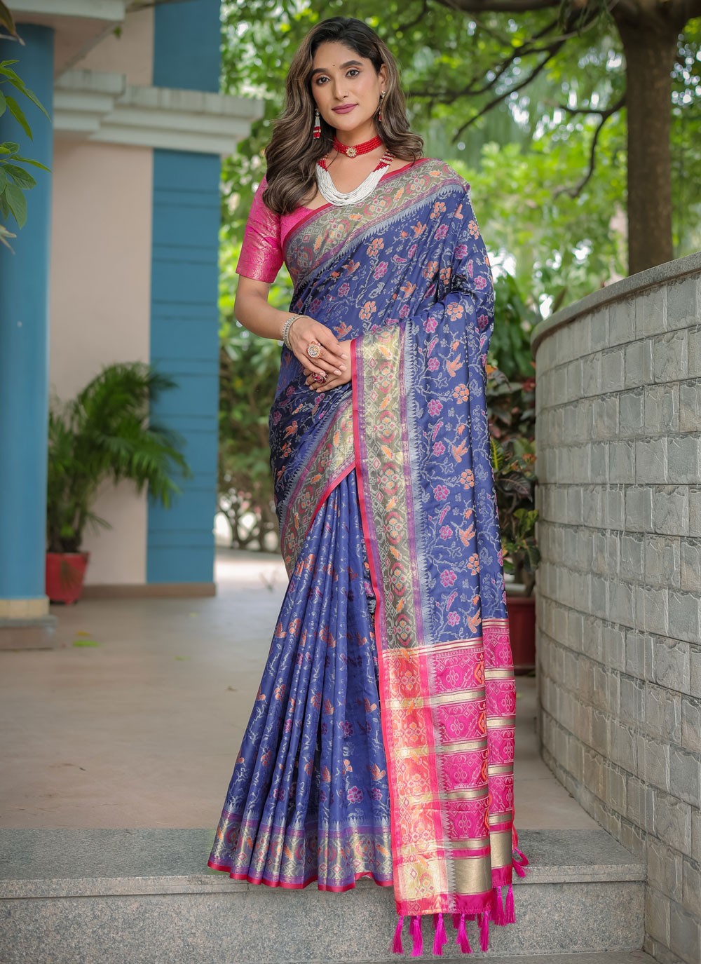 Contemporary Woven Navy Blue Patola Silk Saree S12433