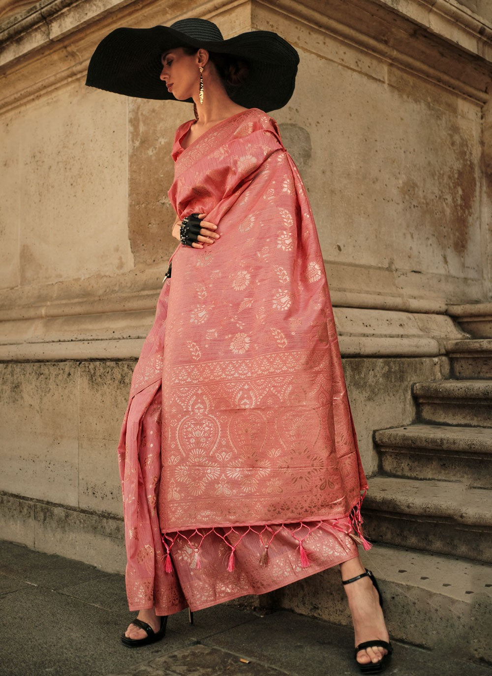 Classic Weaving Zari Handloom Silk Saree - S3950