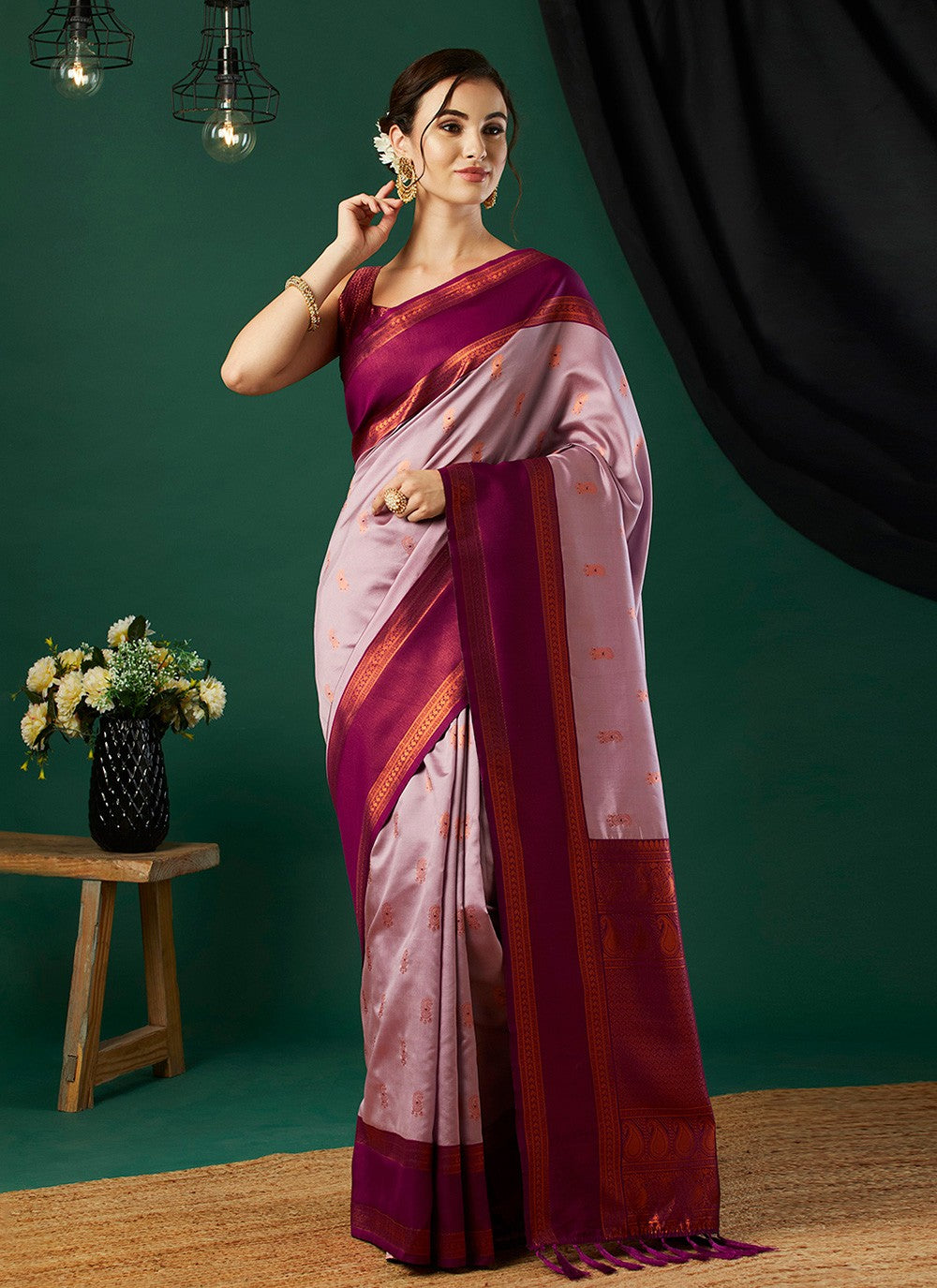 Contemporary Woven Pink Banarasi Silk S12511