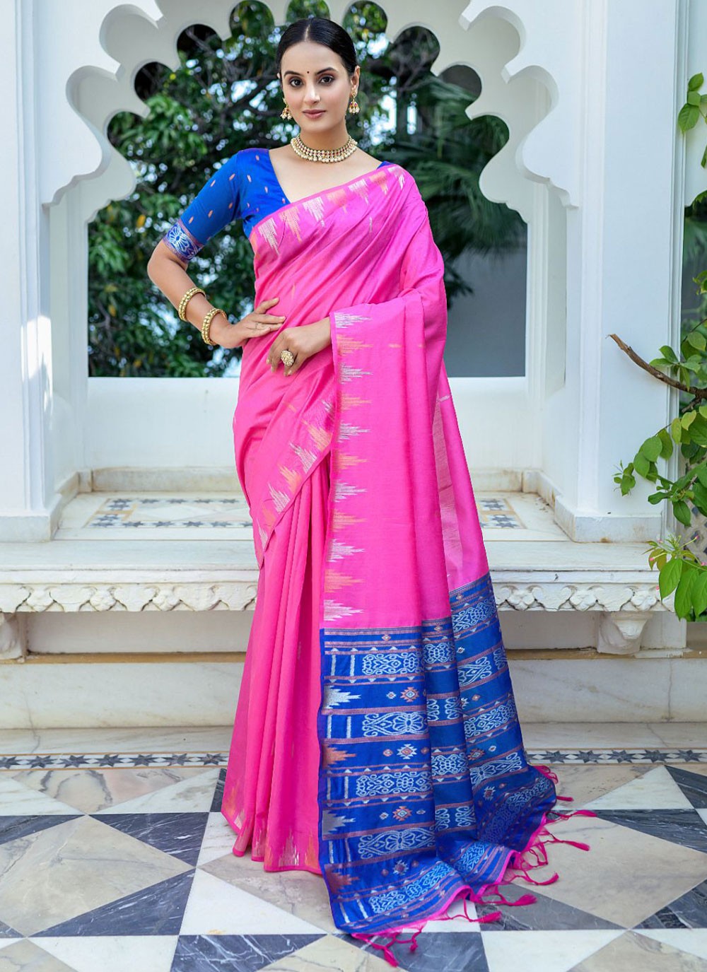 Trendy Woven Silk Saree - S4339
