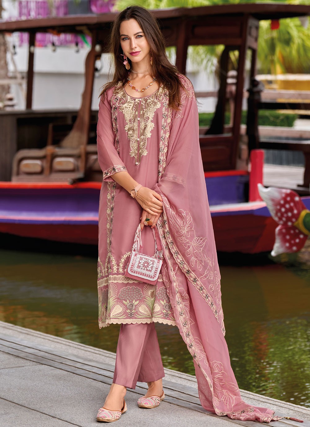Salwar Suit Embroidered Pink Organza T5519
