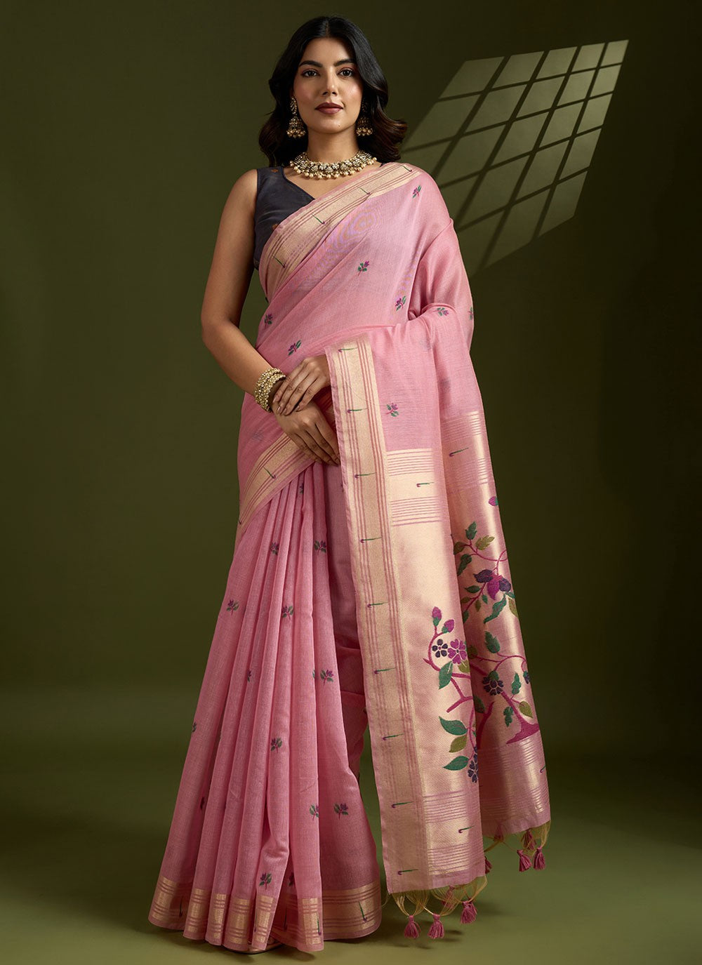 Pink Cotton Traditional Saree Floral Printed, Thread, Woven, Zari S17571