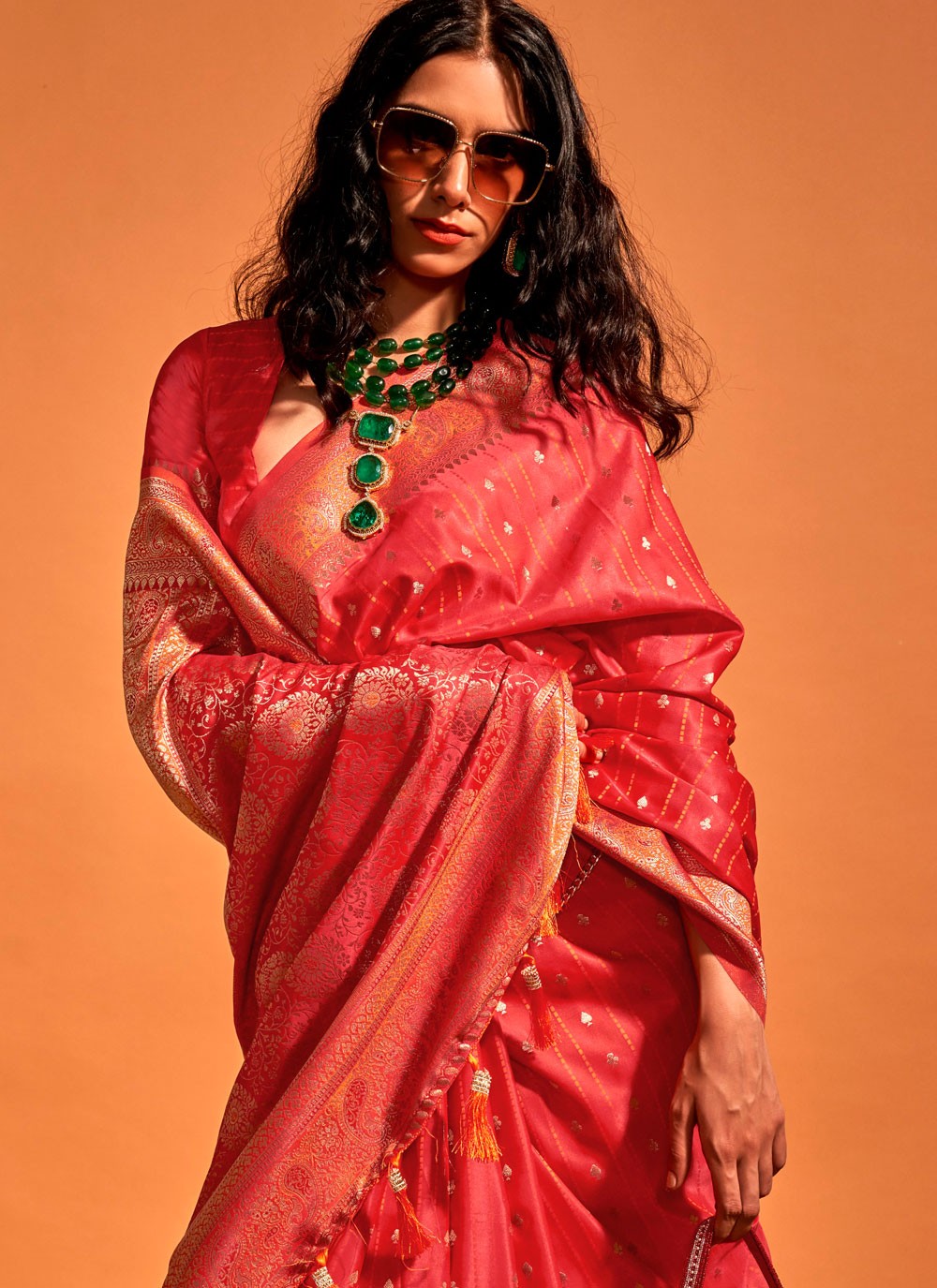 Trendy Weaving Zari Handloom Silk Saree - S4654