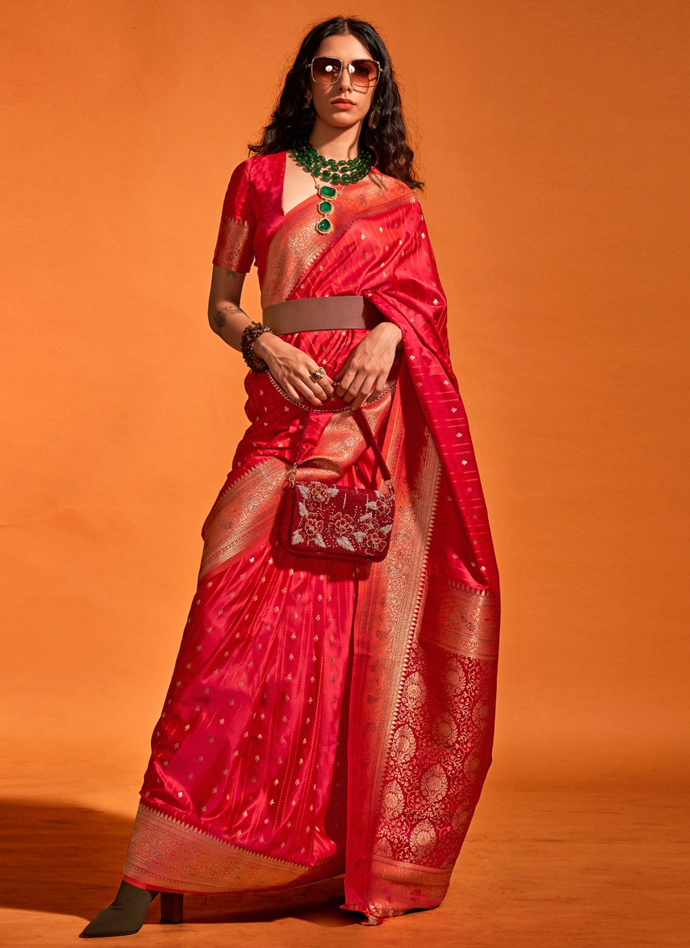 Trendy Weaving Zari Handloom Silk Saree - S4654