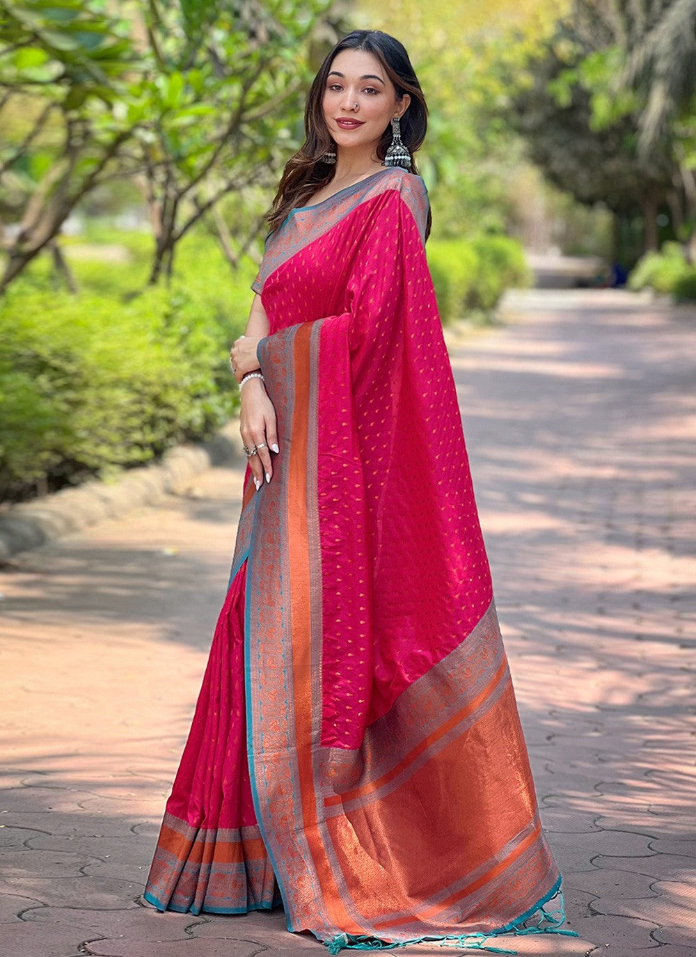 Contemporary Woven Silk Saree - S9938