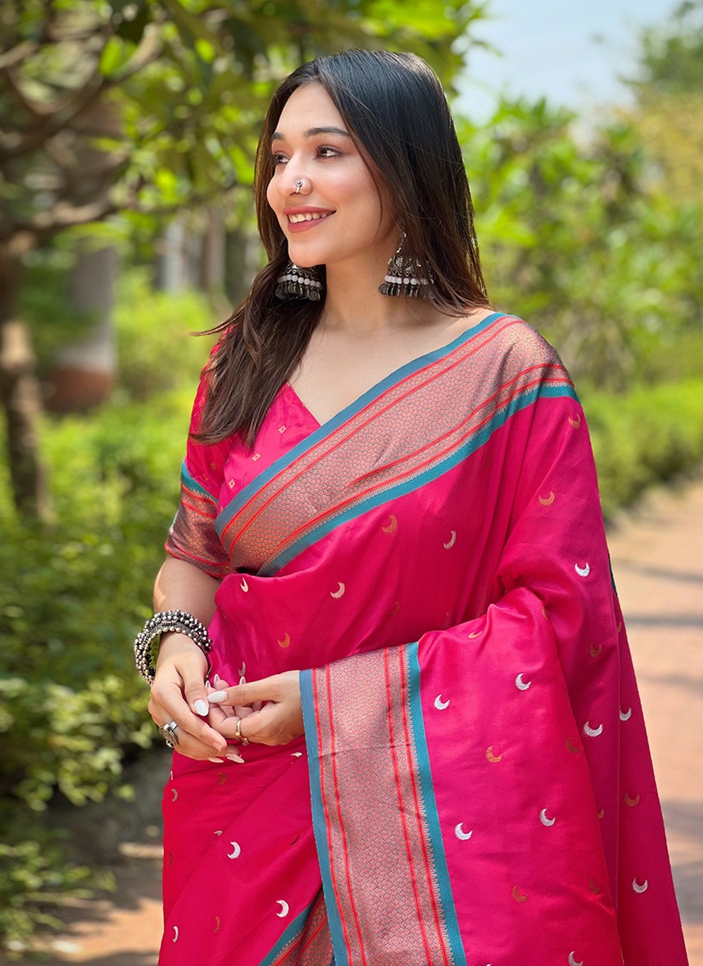 Trendy Woven Silk Saree - S8063