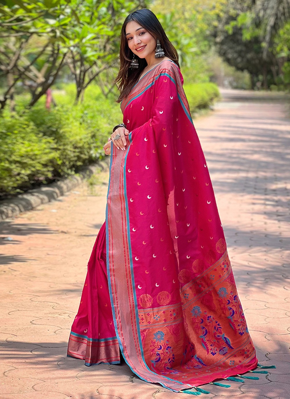 Trendy Woven Silk Saree - S8063
