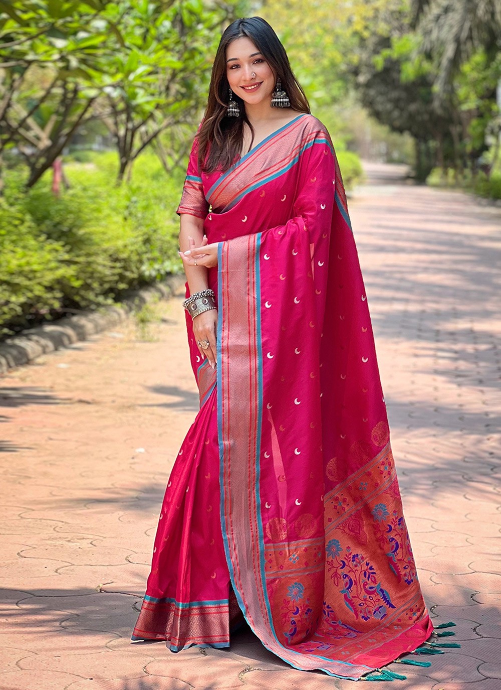 Trendy Woven Silk Saree - S8063