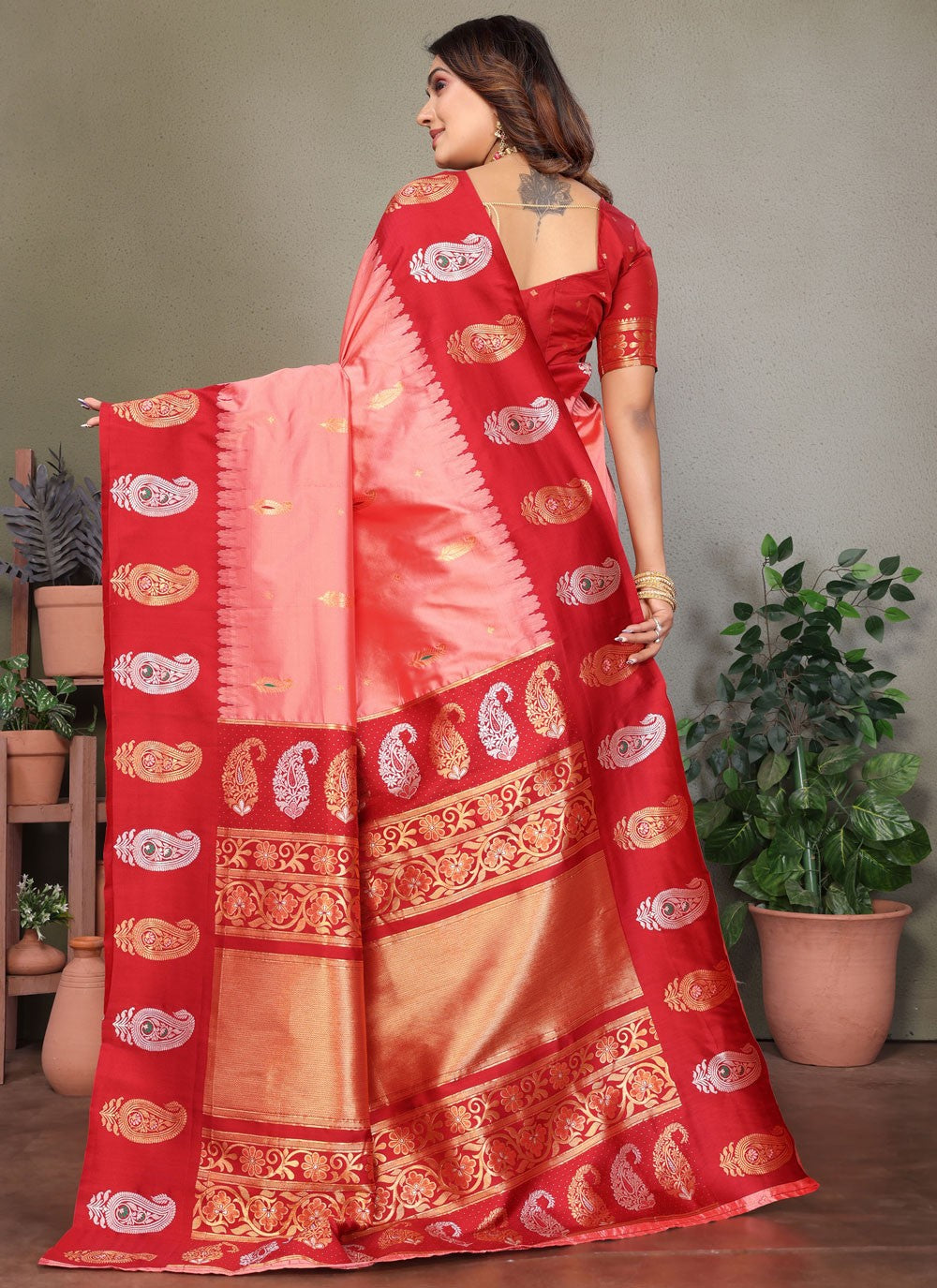 Pink Banarasi Silk Traditional Saree Weaving Zari S17613