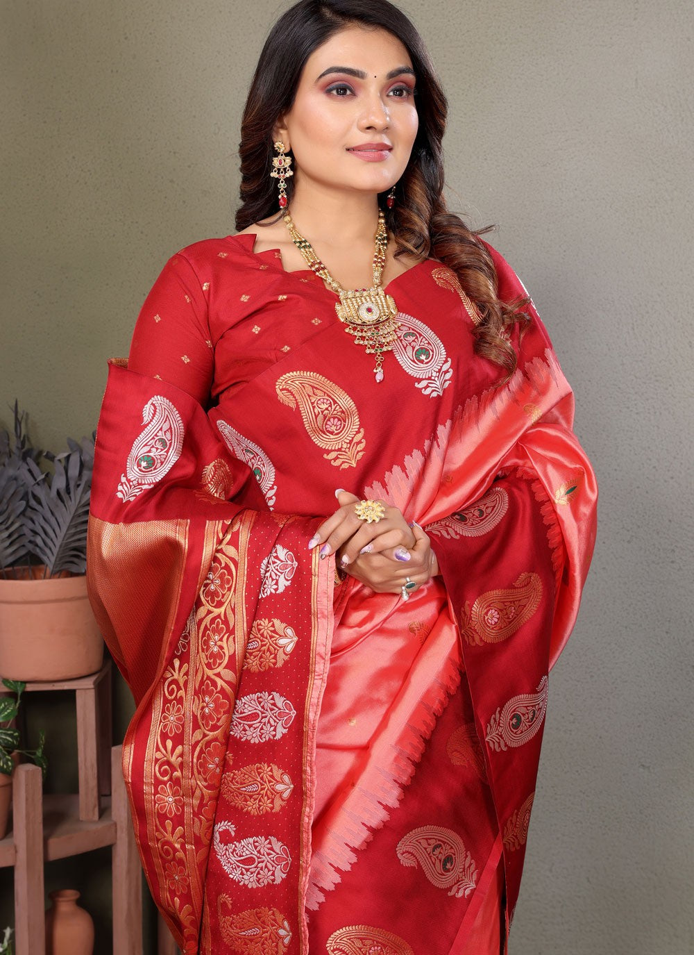 Pink Banarasi Silk Traditional Saree Weaving Zari S17613