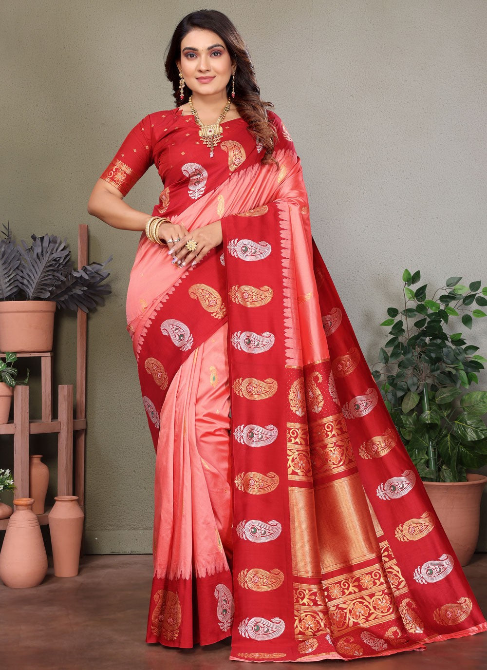 Pink Banarasi Silk Traditional Saree Weaving Zari S17613