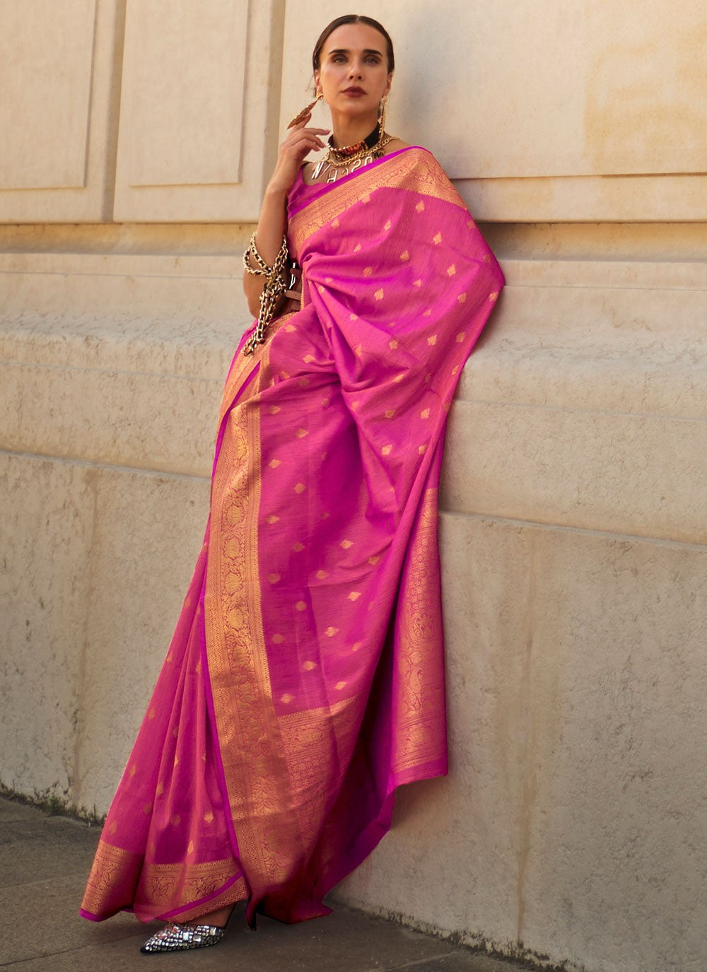 Classic Weaving Zari Silk Saree - S4917