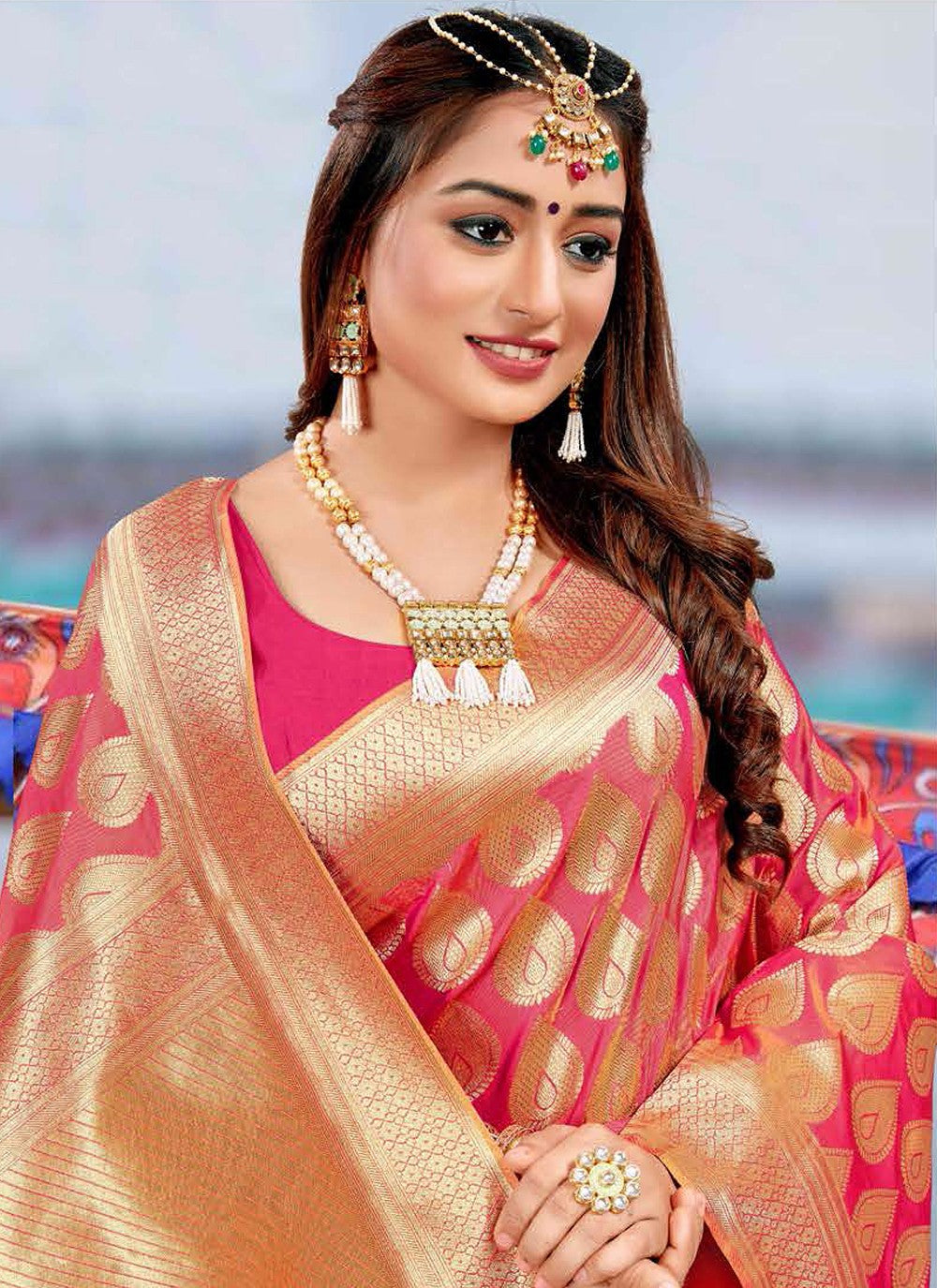 Trendy Woven Silk Saree - S5219