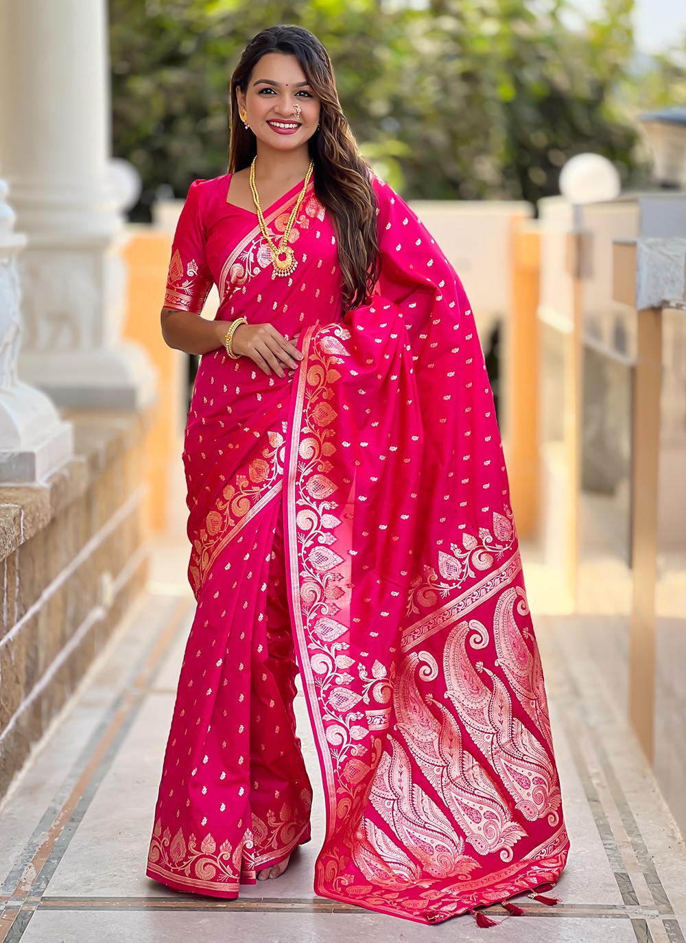 Pink Banarasi Silk Contemporary Saree Woven S17151