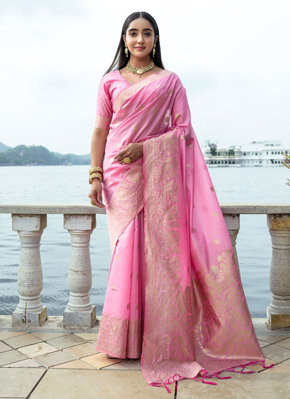 Trendy Woven Silk Saree - S4329