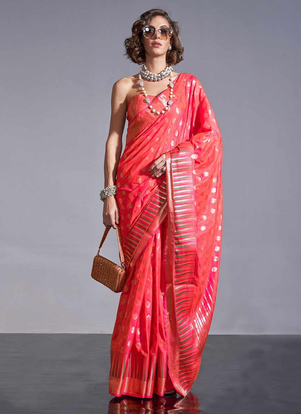 Trendy Woven Silk Saree - S5041