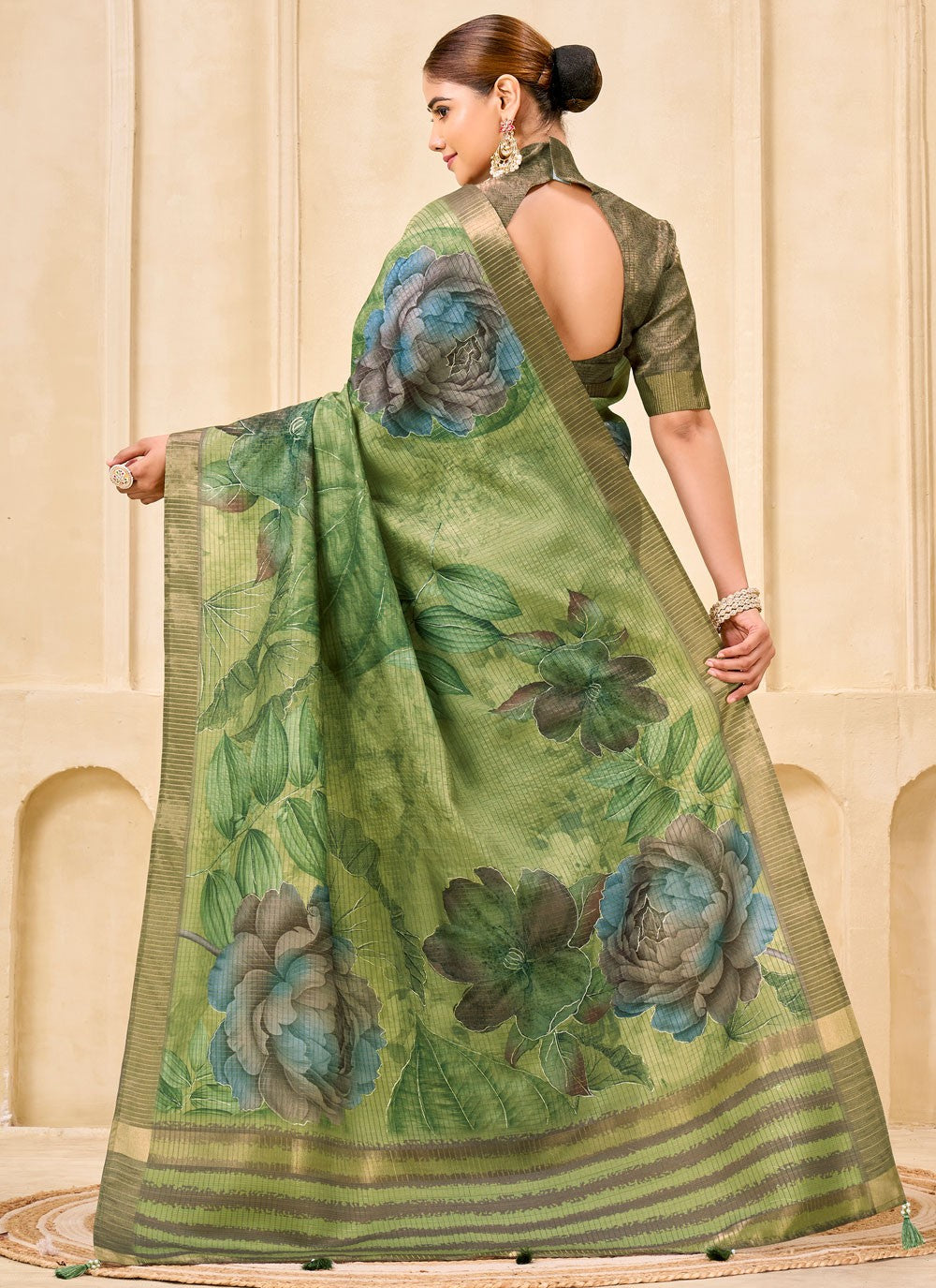Green Silk Classic Saree Floral Printed S19846