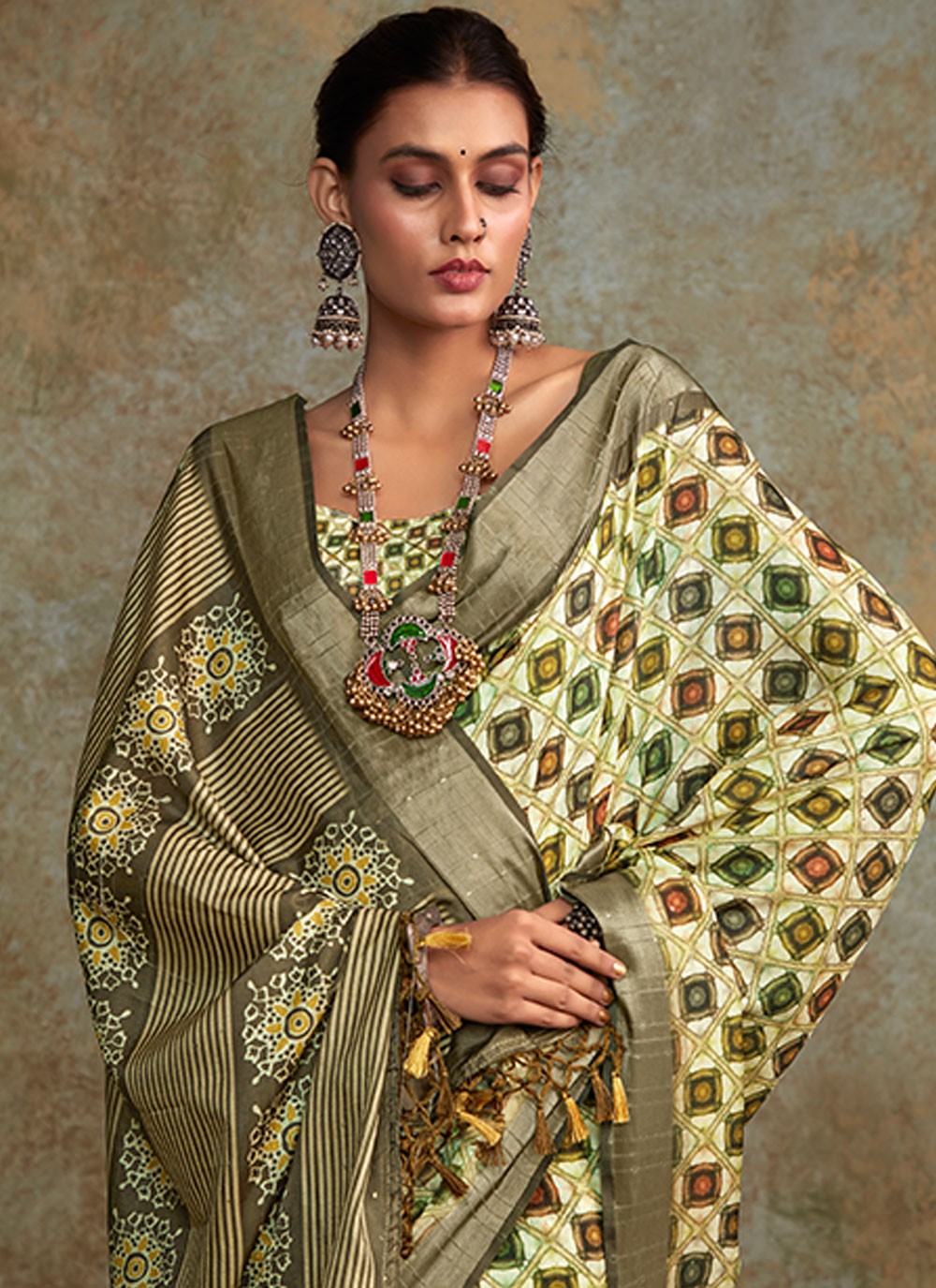 Classic Printed Handloom Silk Saree - S6674