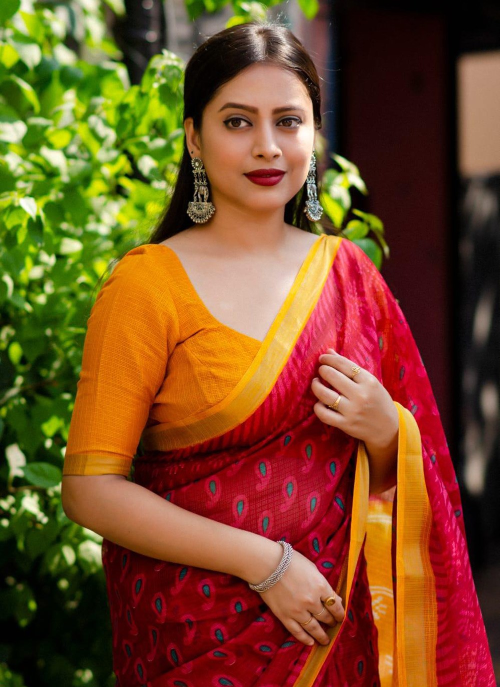 Trendy Woven Jute Silk Saree - S5779